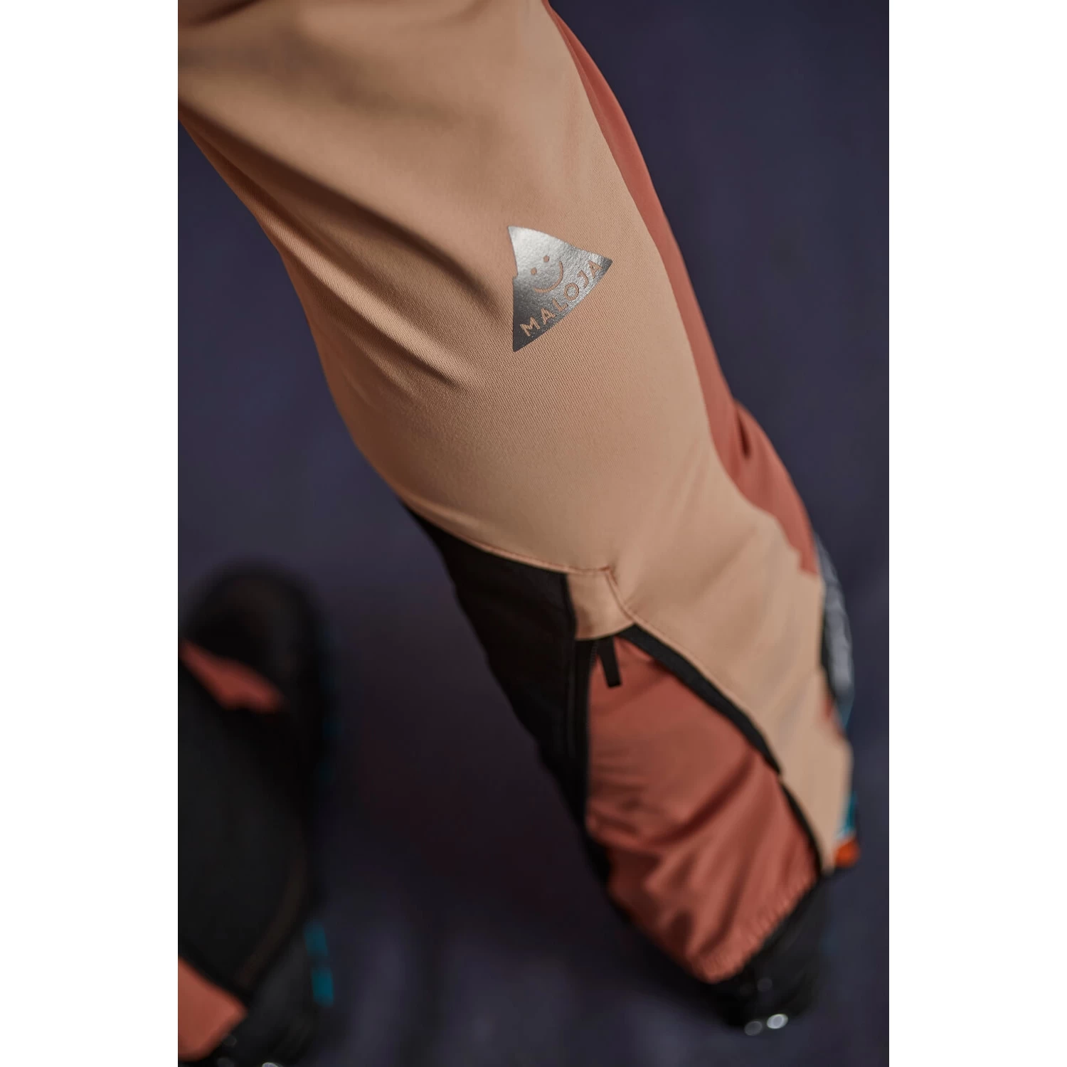 Maloja RomballoM. Ski Touring Hybrid Damenhose - Moonless 0817 9 Maloja RomballoM. Ski Touring Hybrid Damenhose - Moonless 0817 – Bild 9