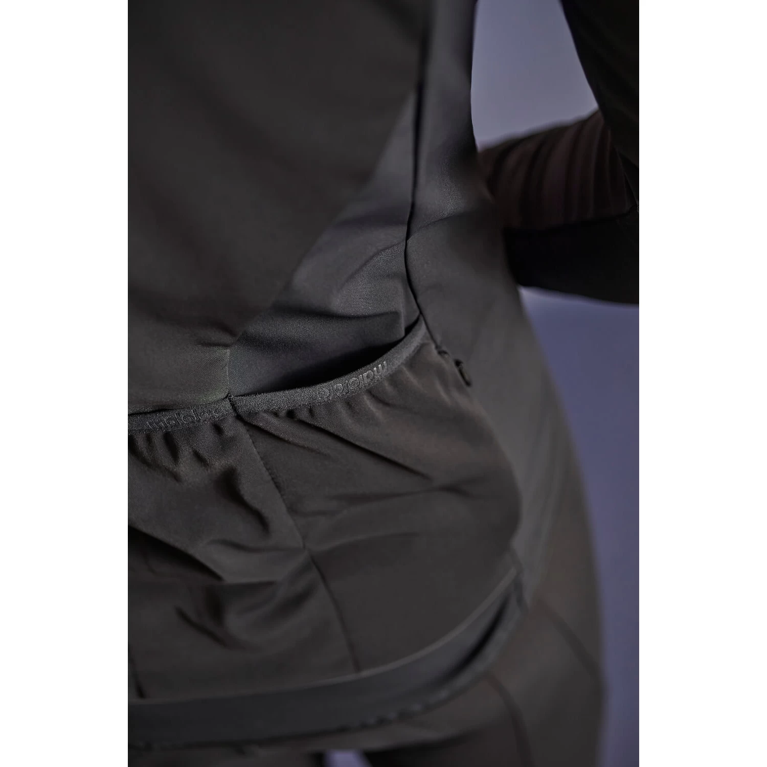 Maloja TschigatM. NOS Hybrid Radjacke - Moonless 0817 7 Maloja TschigatM. NOS Hybrid Radjacke - Moonless 0817 – Bild 7