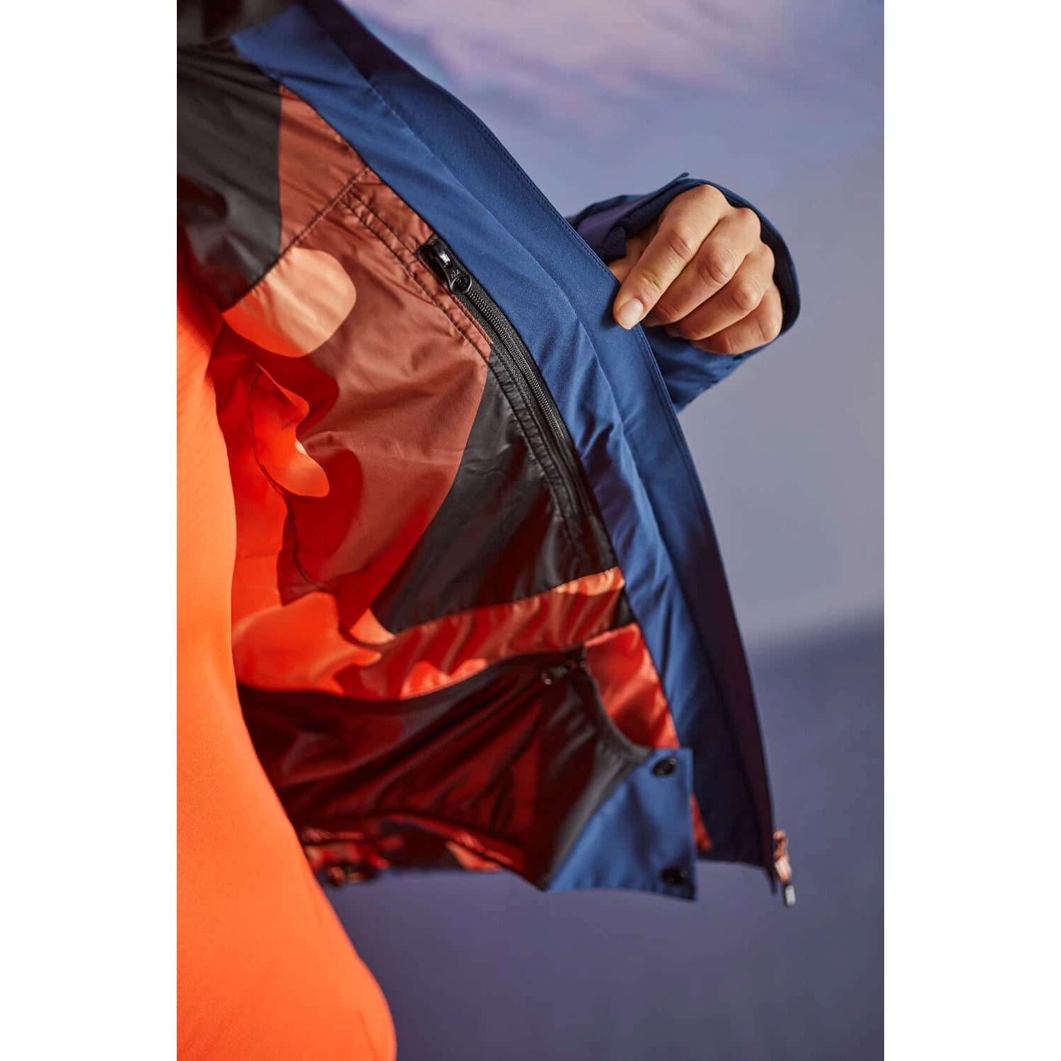 Maloja WaldkauzM. Alpine ReDown Damenjacke - Midnight 8581 7 Maloja WaldkauzM. Alpine ReDown Damenjacke - Midnight 8581 – Bild 7